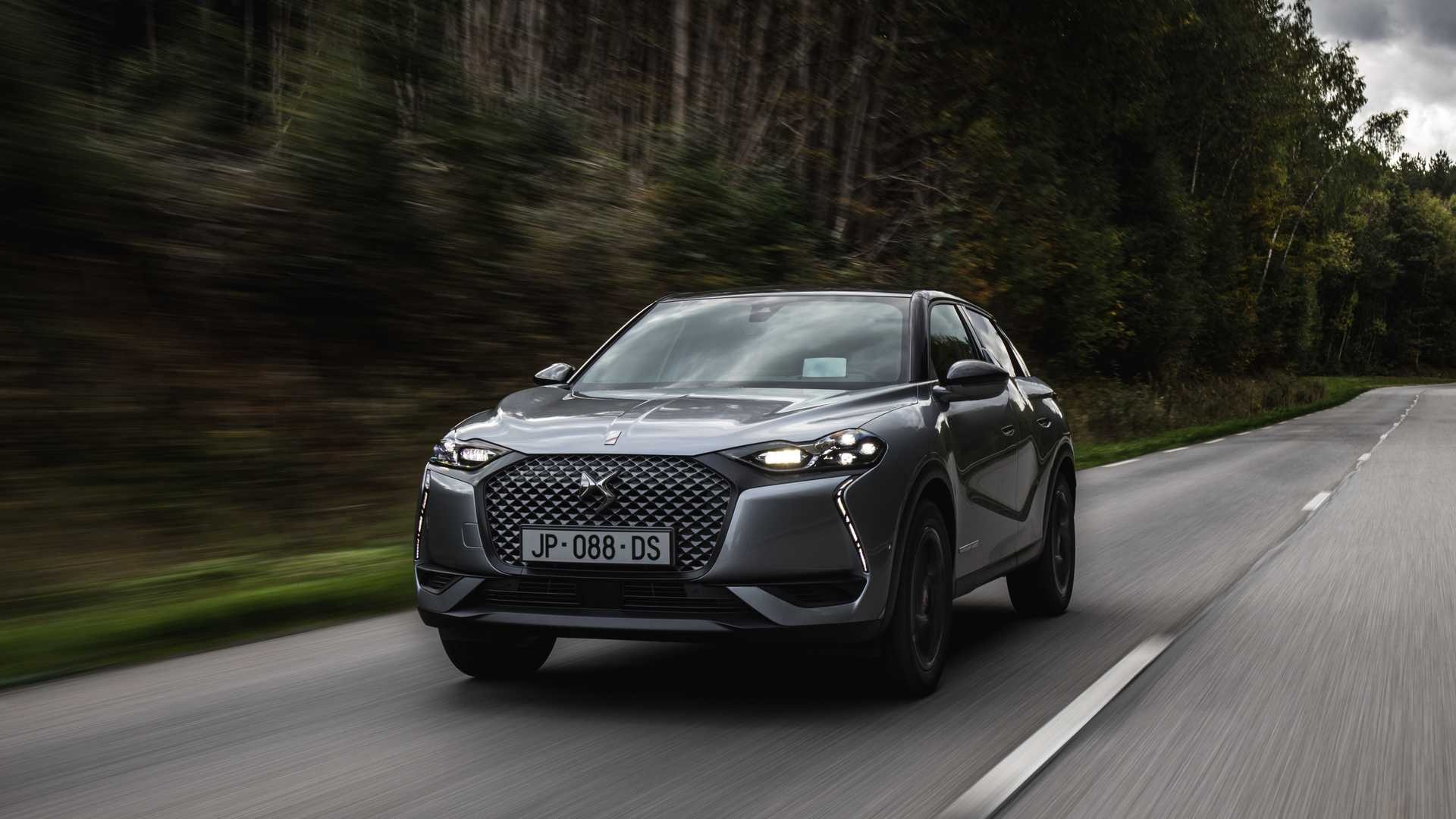 DS 3 Crossback E-Tense: le immagini ufficiali