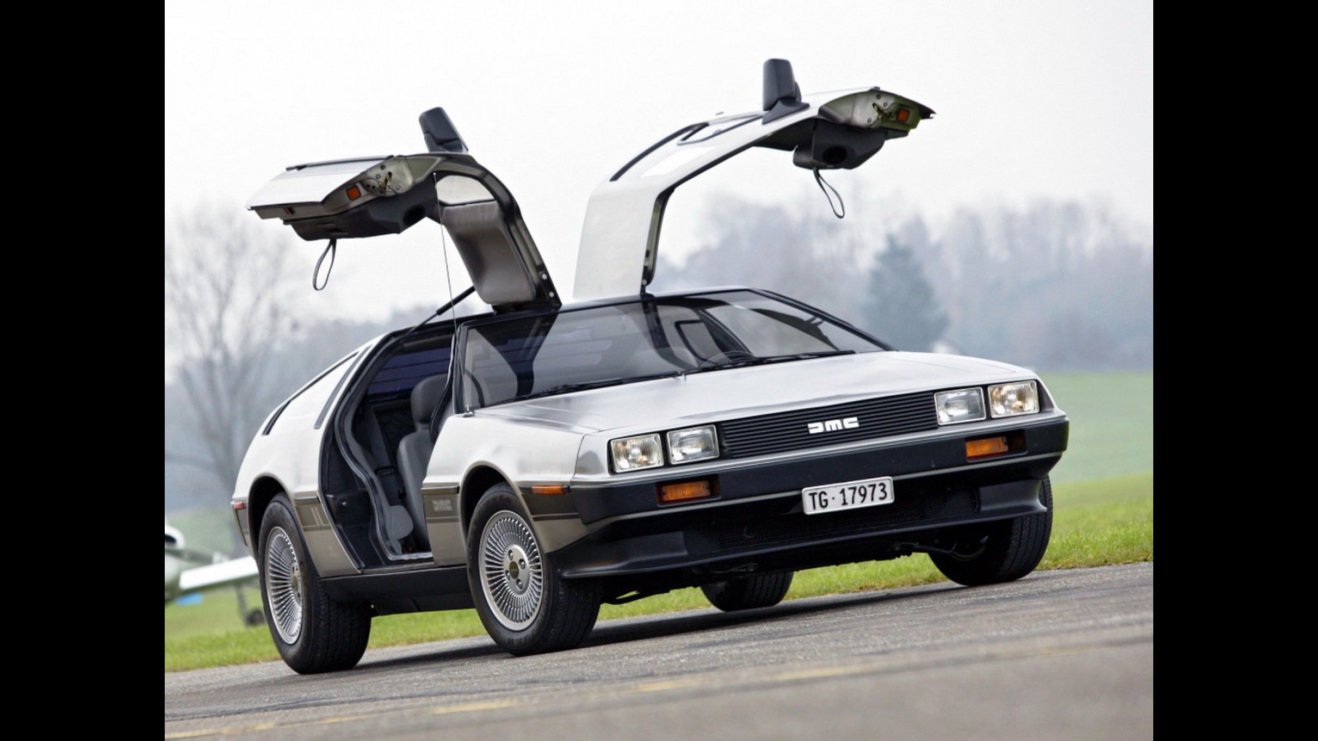 DeLorean DMC-12: le immagini ufficiali