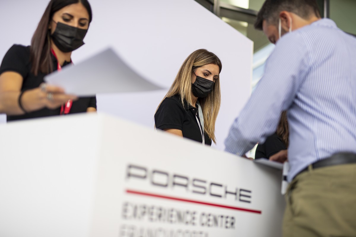 Porsche: apre l’Experience Center Franciacorta