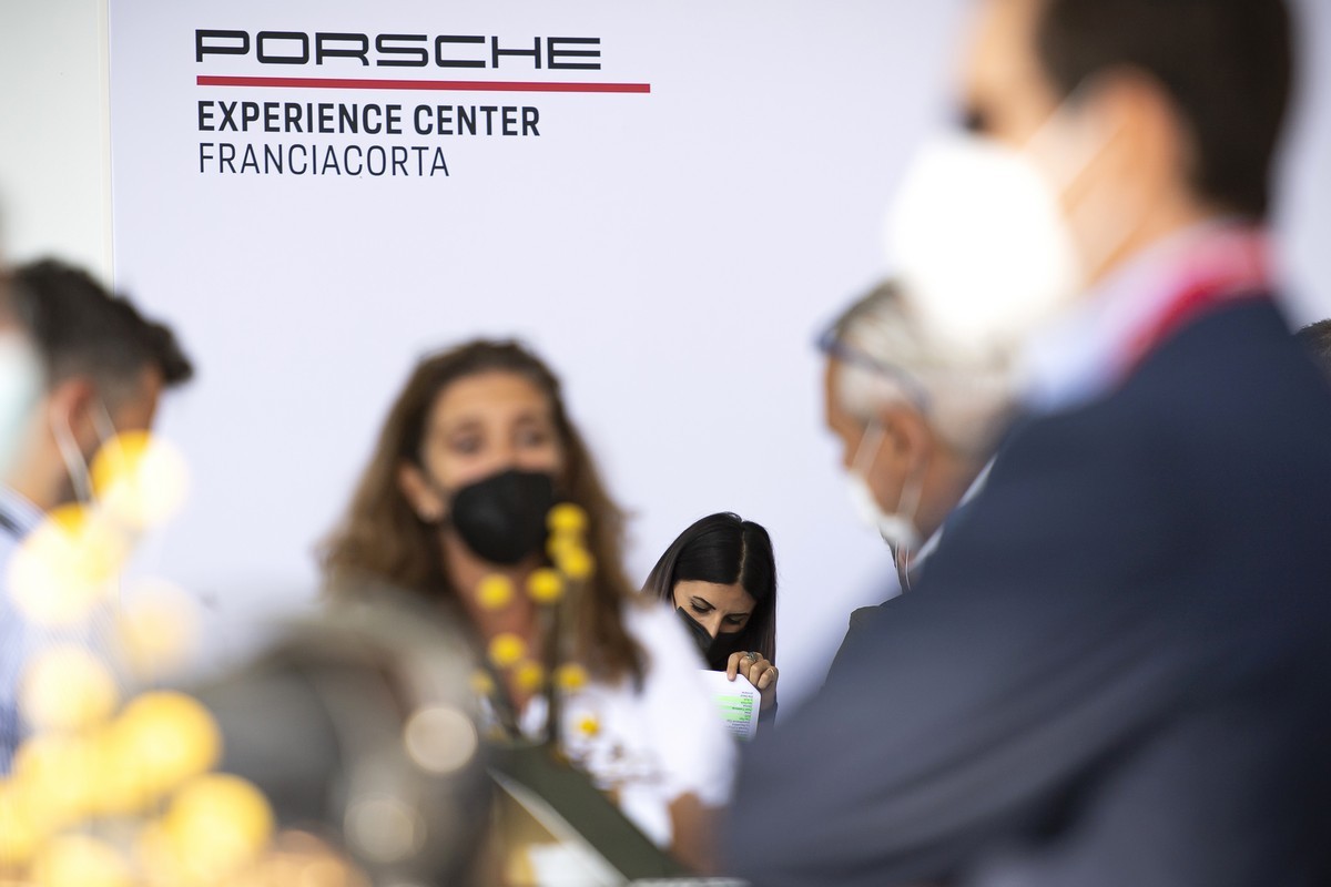 Porsche: apre l’Experience Center Franciacorta