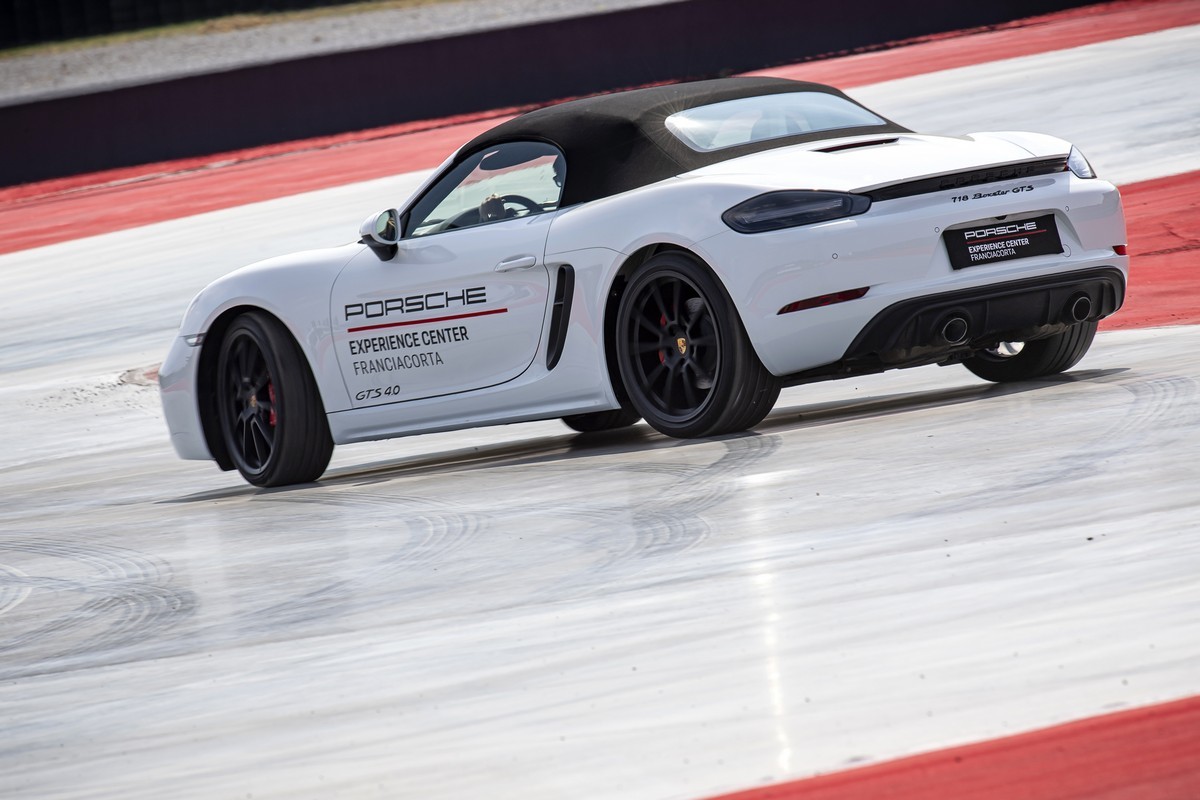 Porsche: apre l’Experience Center Franciacorta