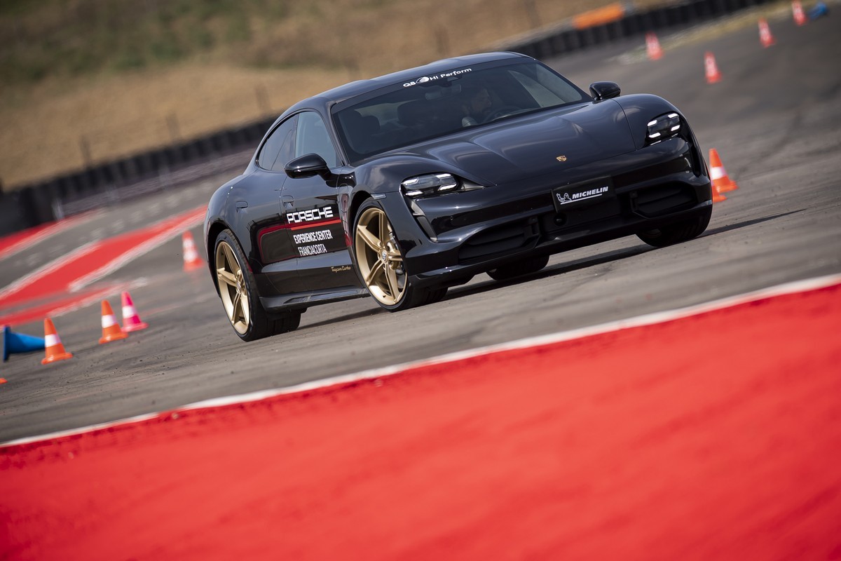 Porsche: apre l’Experience Center Franciacorta