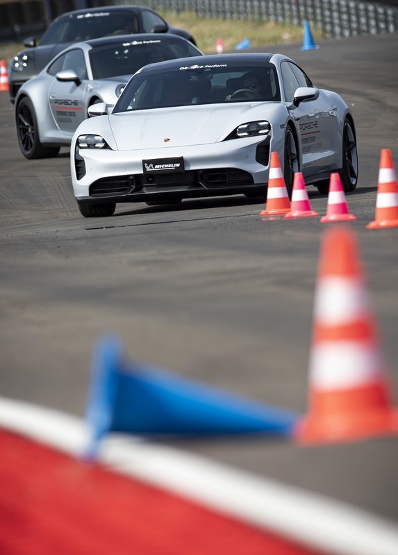 Porsche: apre l’Experience Center Franciacorta