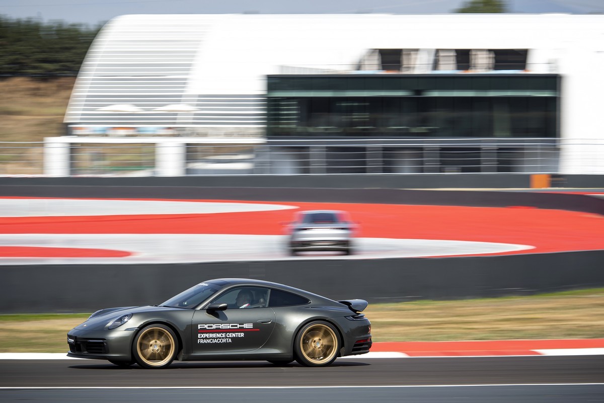 Porsche: apre l’Experience Center Franciacorta