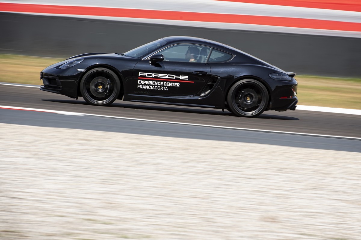 Porsche: apre l’Experience Center Franciacorta