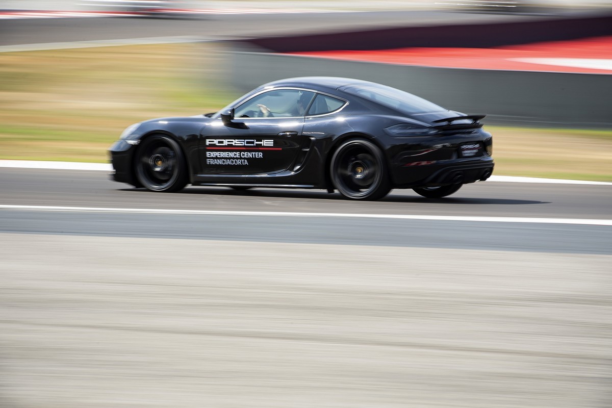 Porsche: apre l’Experience Center Franciacorta