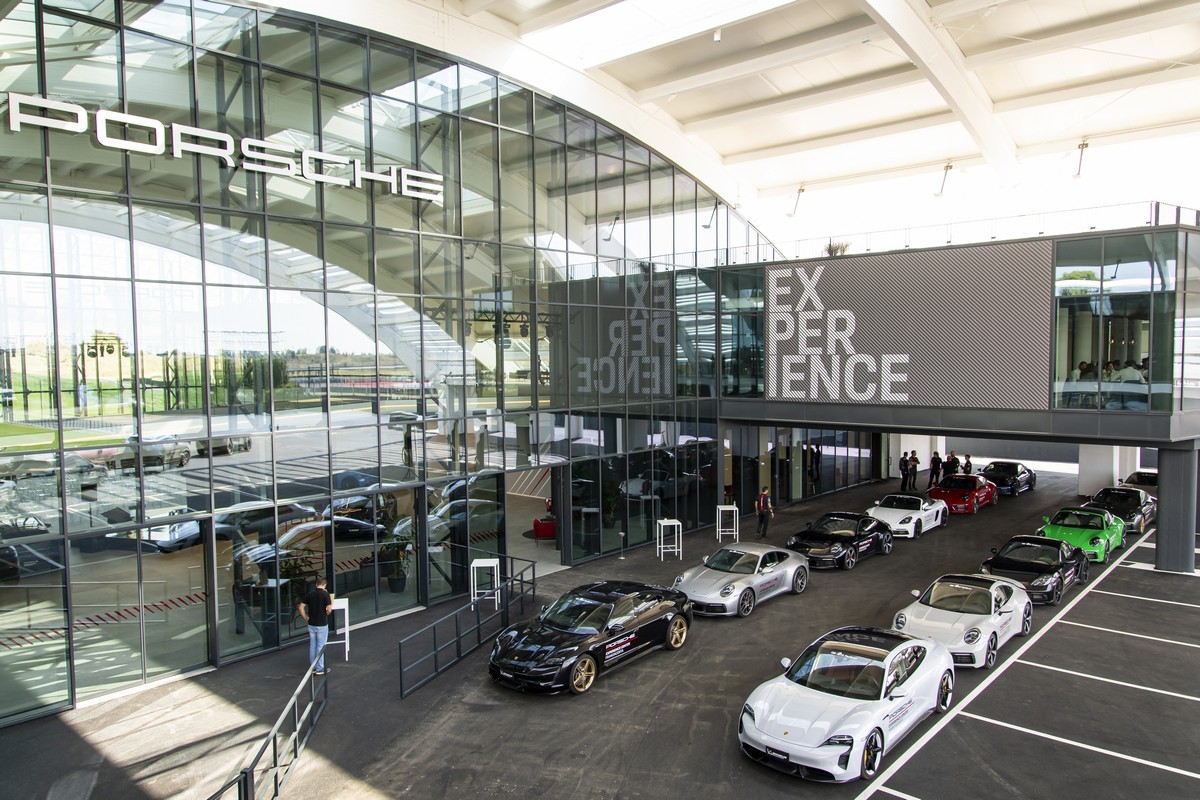 Porsche: apre l’Experience Center Franciacorta