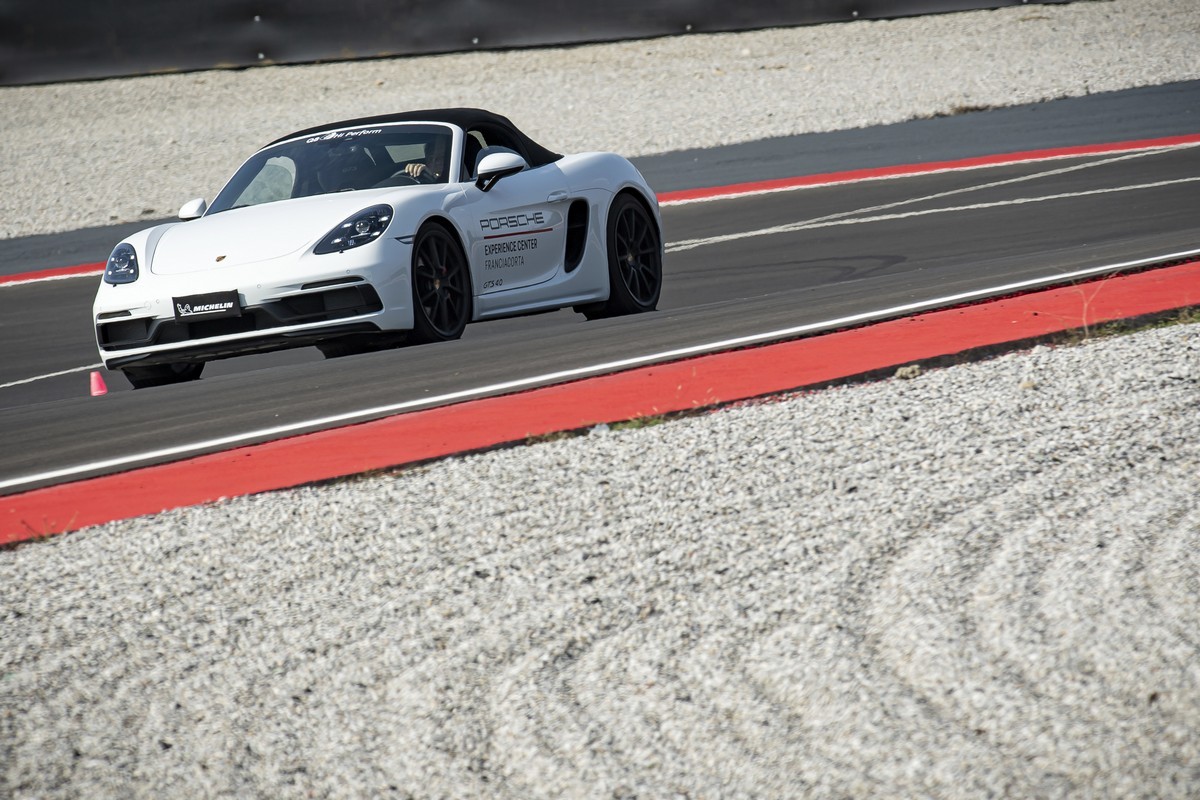 Porsche: apre l’Experience Center Franciacorta