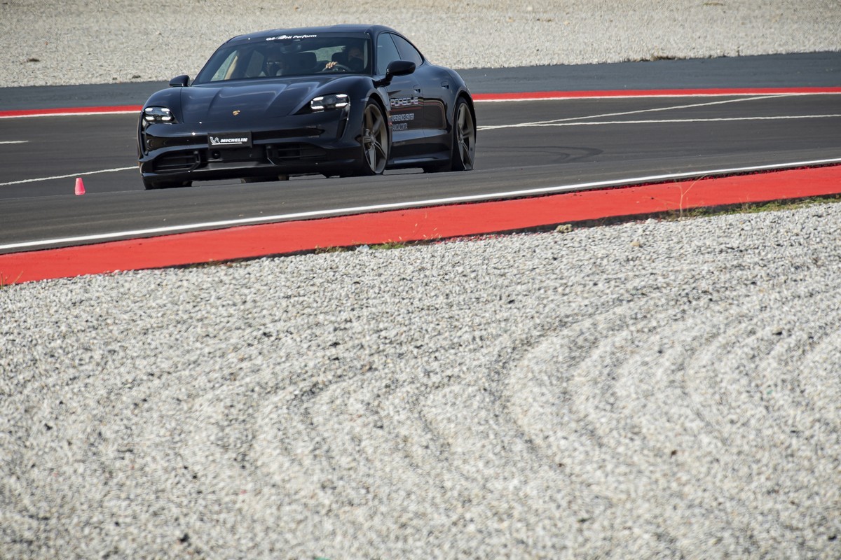 Porsche: apre l’Experience Center Franciacorta