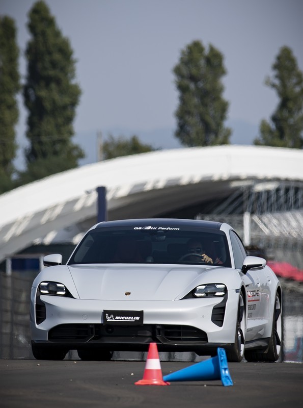 Porsche: apre l’Experience Center Franciacorta