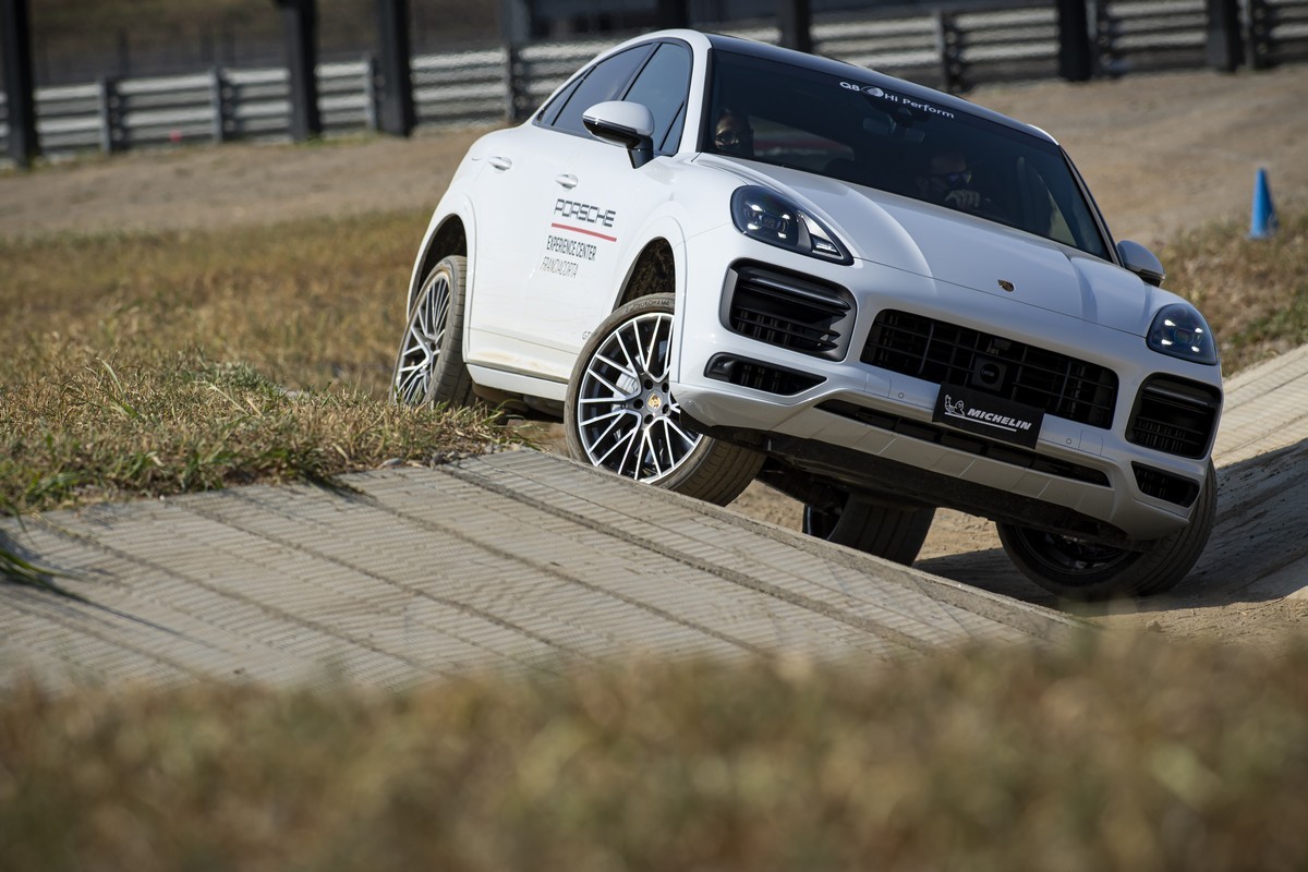 Porsche: apre l’Experience Center Franciacorta