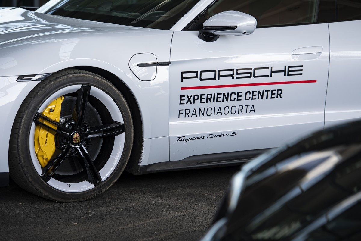 Porsche: apre l’Experience Center Franciacorta