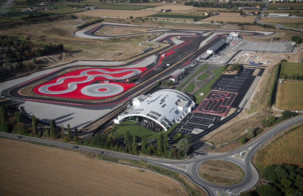 Porsche: apre l’Experience Center Franciacorta