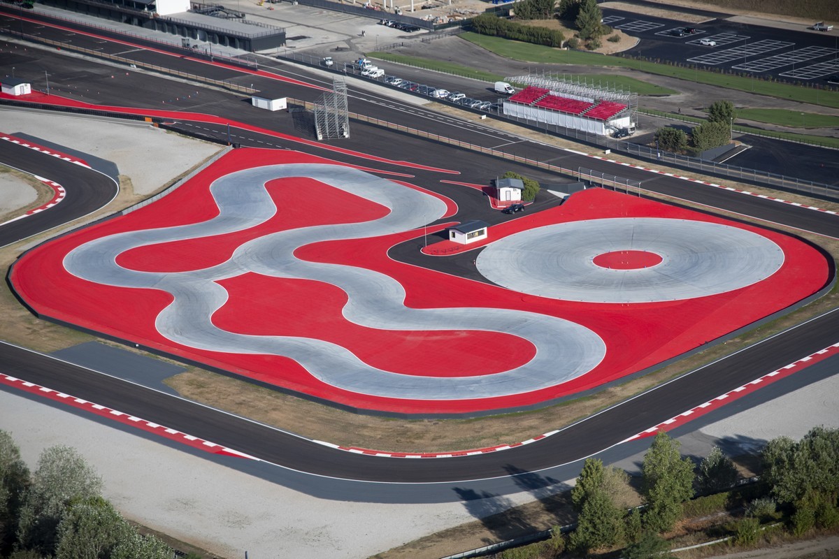 Porsche: apre l’Experience Center Franciacorta