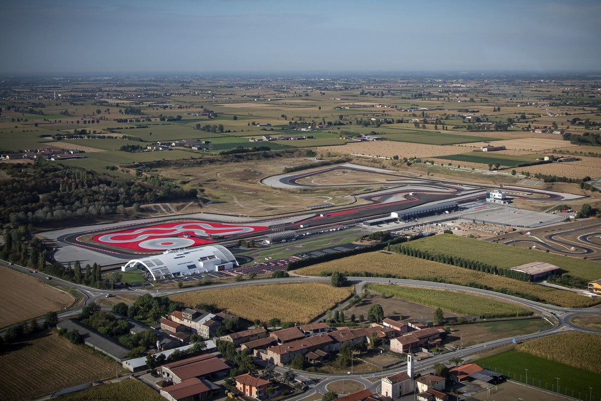 Porsche: apre l’Experience Center Franciacorta