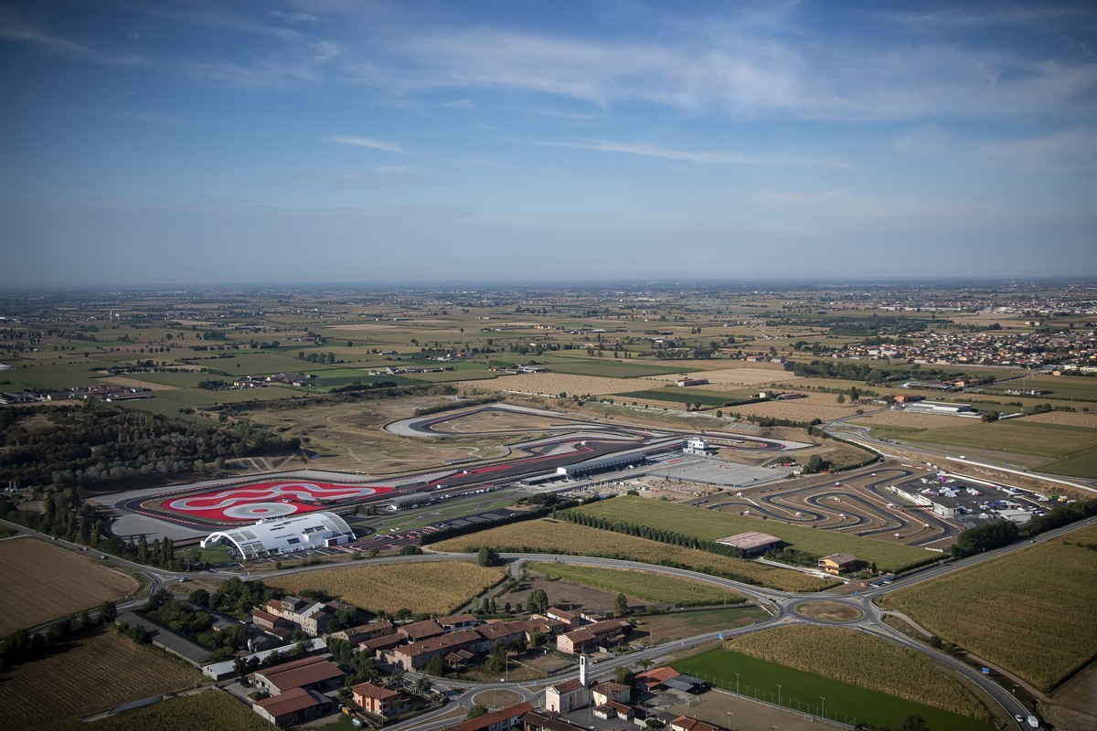 Porsche: apre l’Experience Center Franciacorta