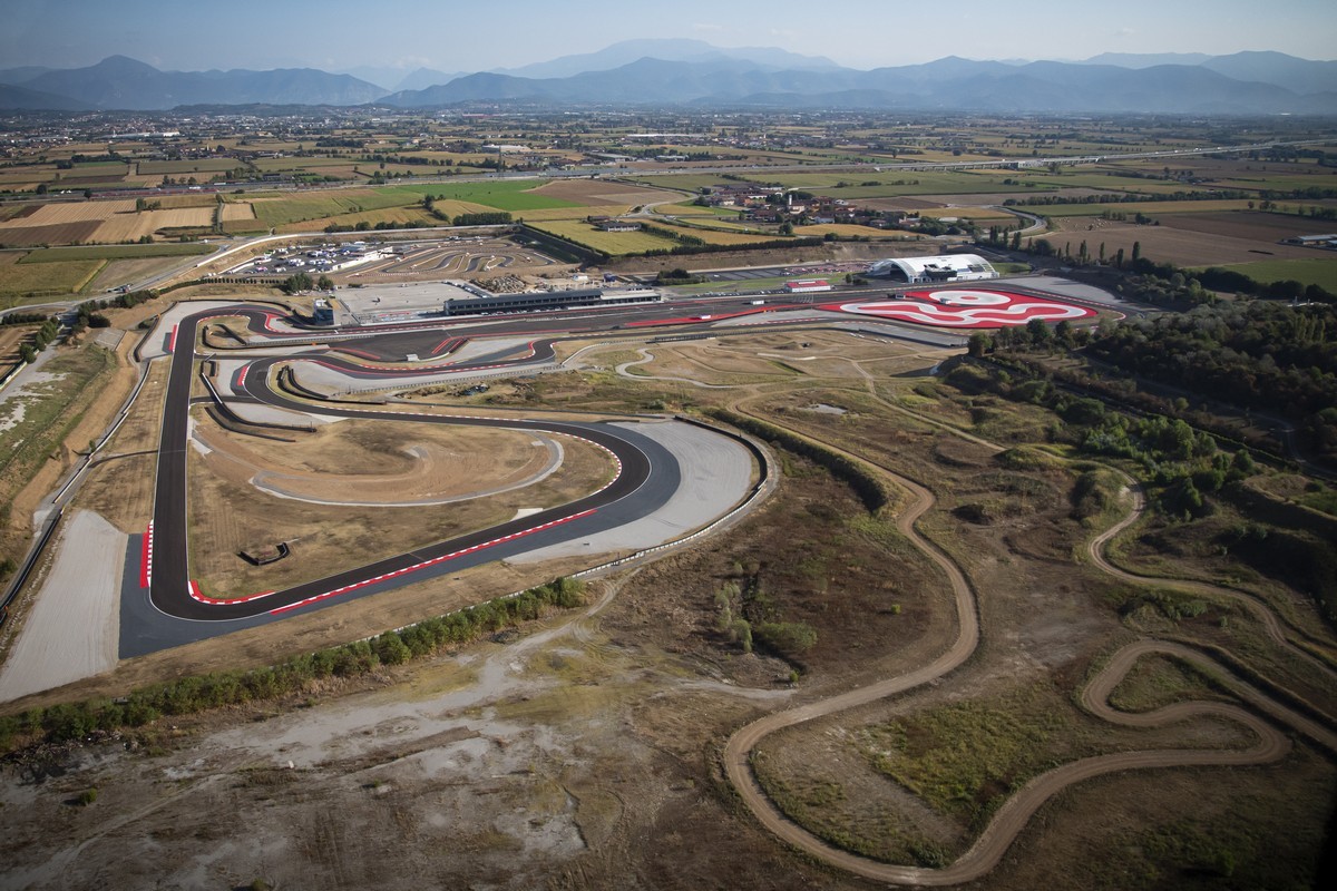 Porsche: apre l’Experience Center Franciacorta