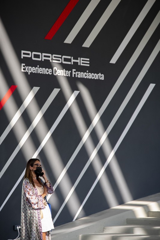 Porsche: apre l’Experience Center Franciacorta