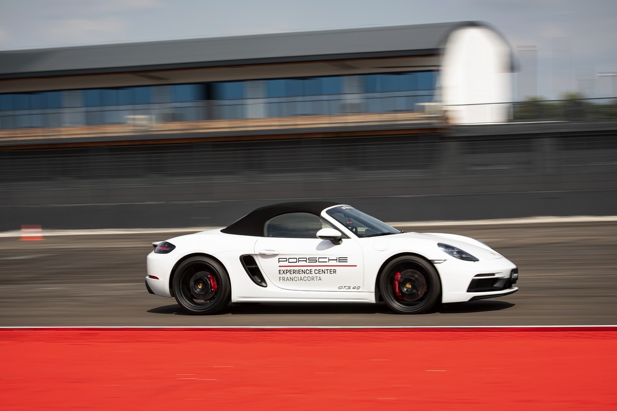 Porsche: apre l’Experience Center Franciacorta