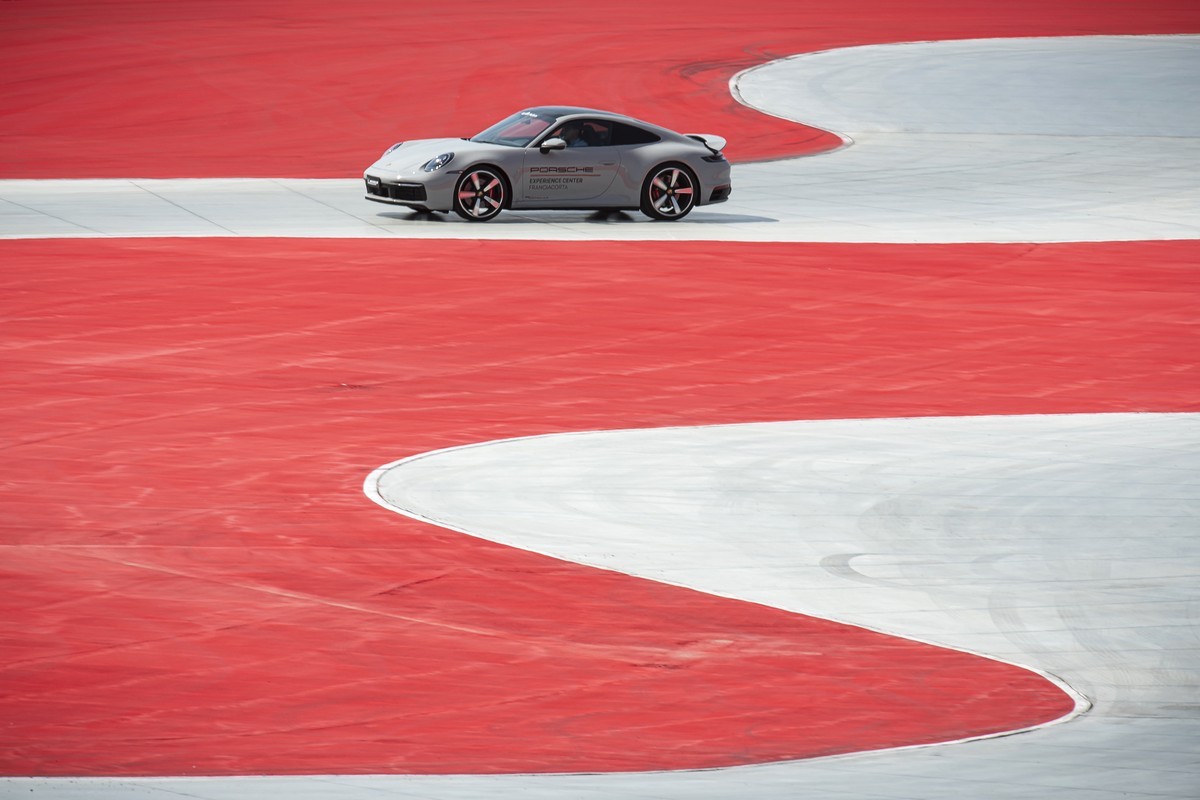 Porsche: apre l’Experience Center Franciacorta