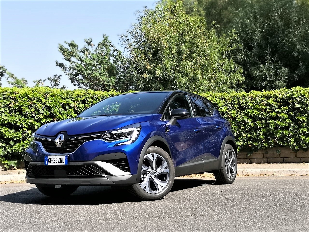 Renault Captur E-TECH R.S. Line Hybrid 145, la prova su strada