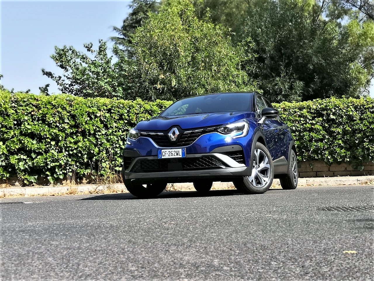 Renault Captur E-TECH R.S. Line Hybrid 145, la prova su strada