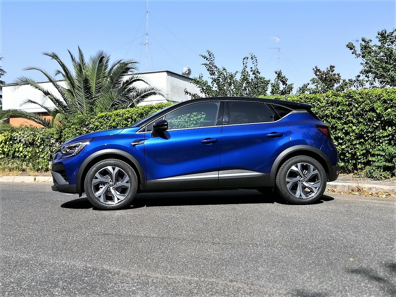 Renault Captur E-TECH R.S. Line Hybrid 145, la prova su strada