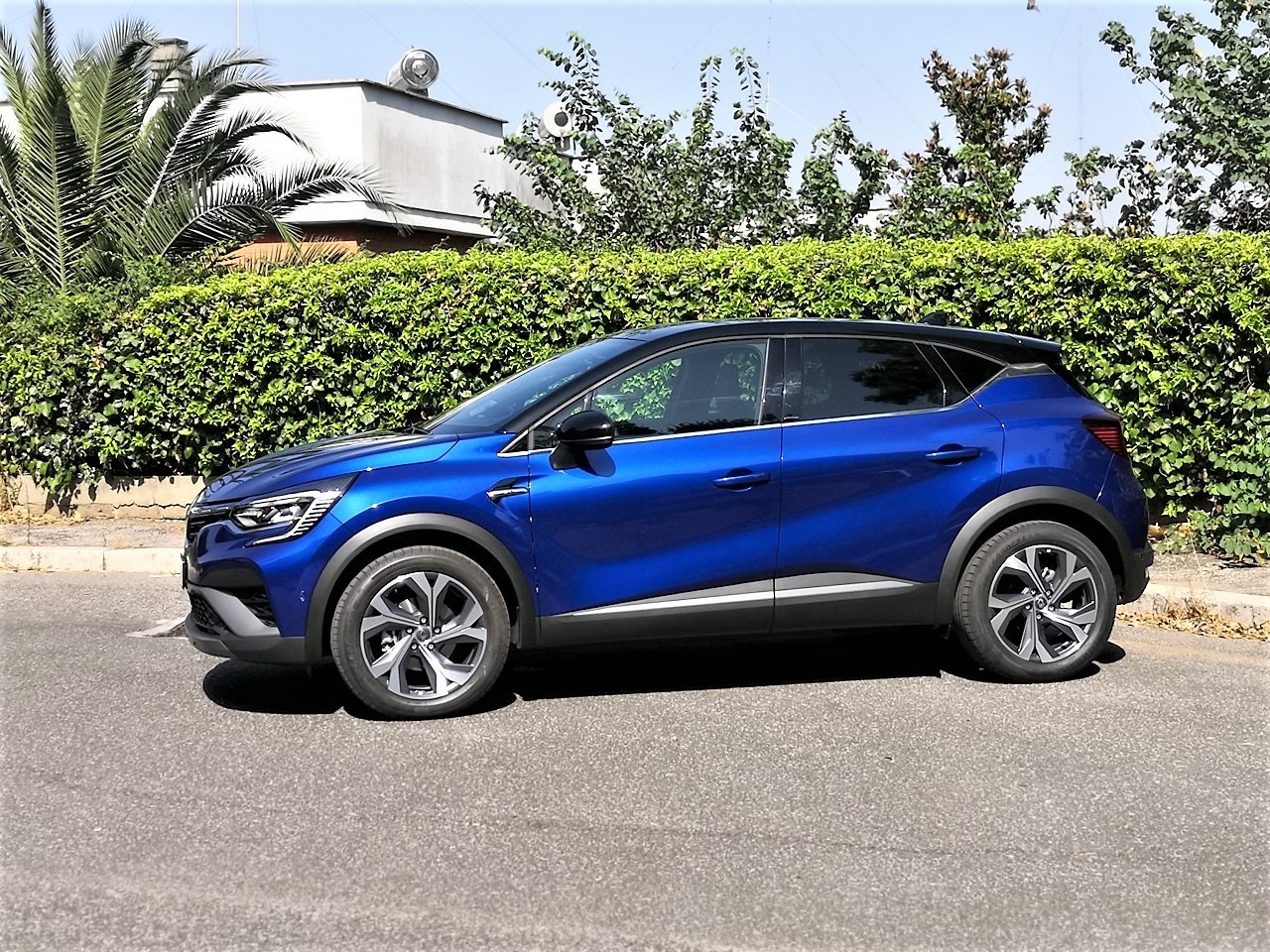 Renault Captur E-TECH R.S. Line Hybrid 145, la prova su strada