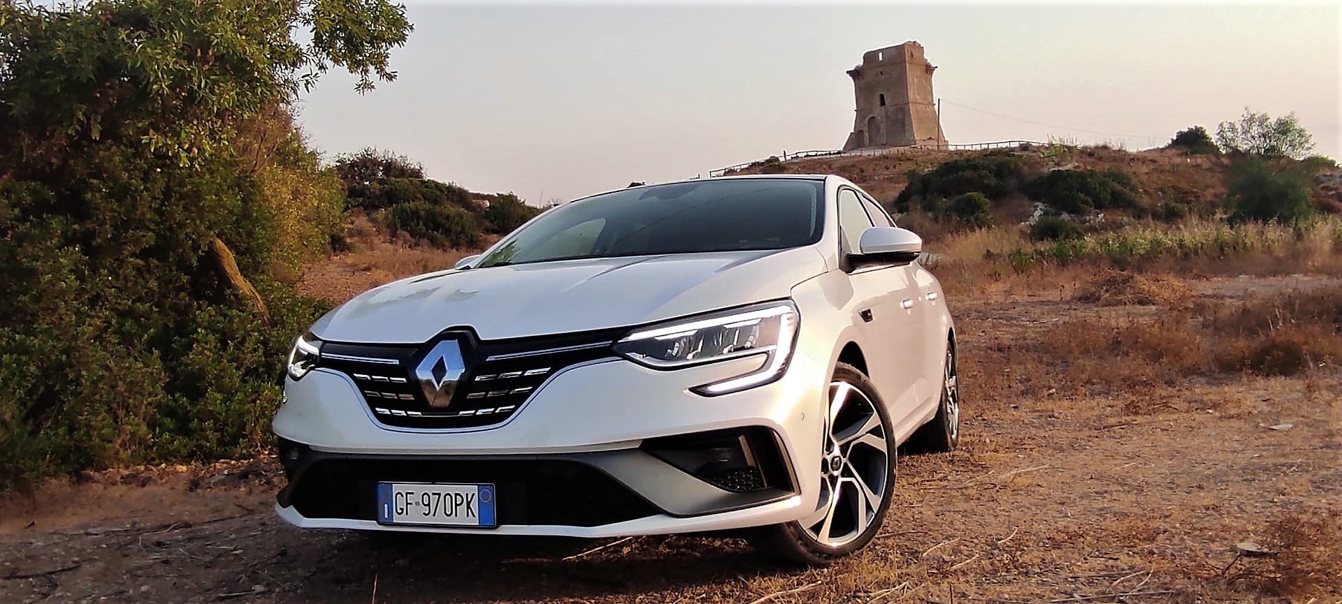 Renault Mégane RS Line E-TECH Plug-in Hybrid: prova su strada