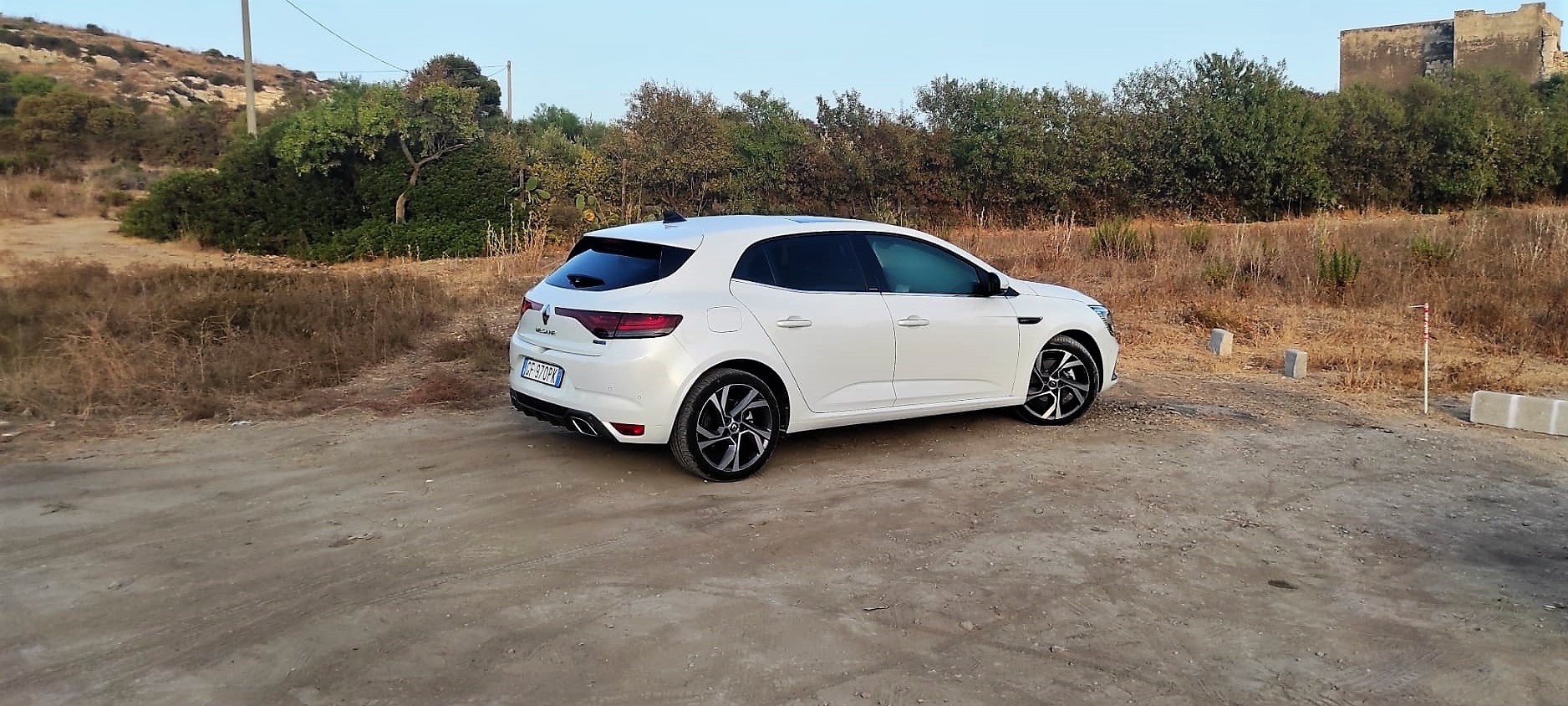 Renault Mégane RS Line E-TECH Plug-in Hybrid: prova su strada