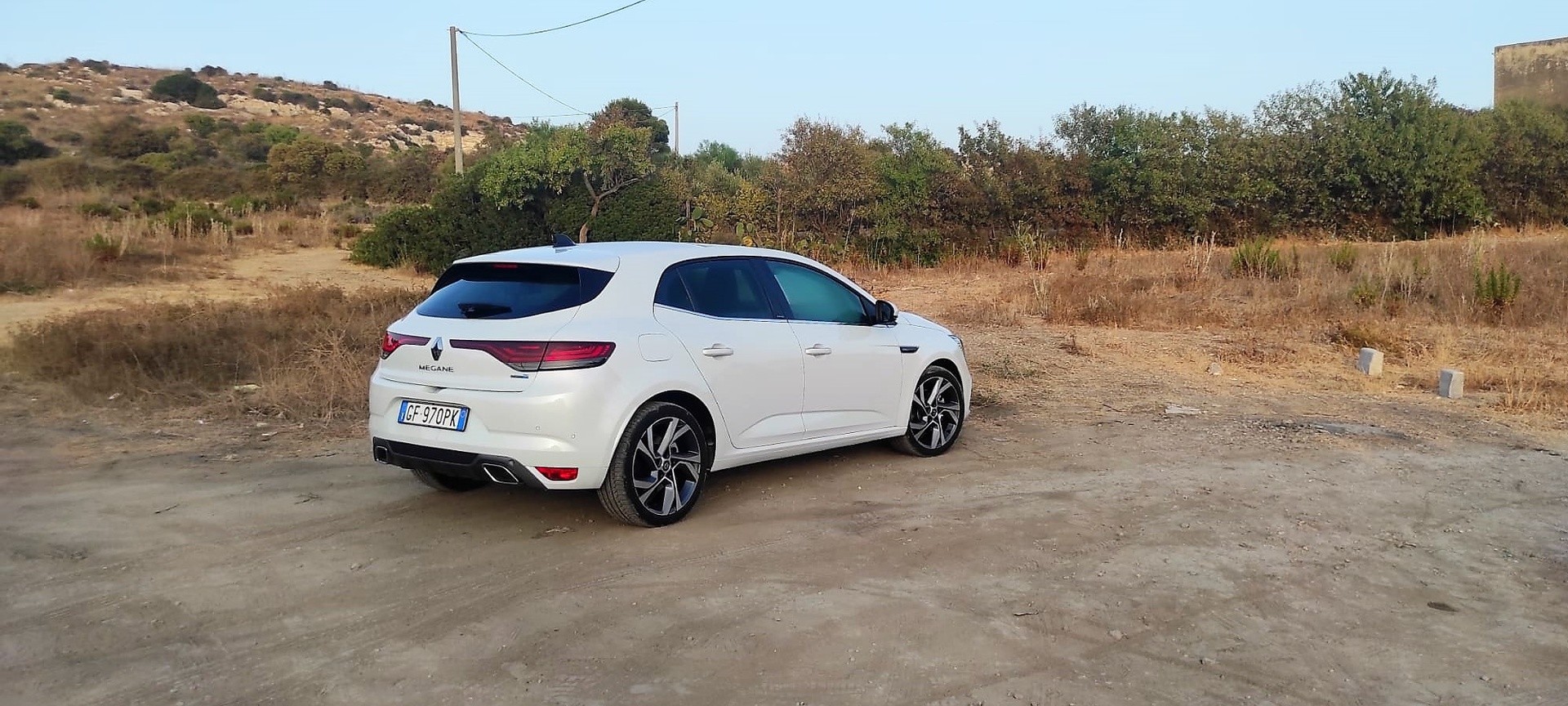 Renault Mégane RS Line E-TECH Plug-in Hybrid: prova su strada