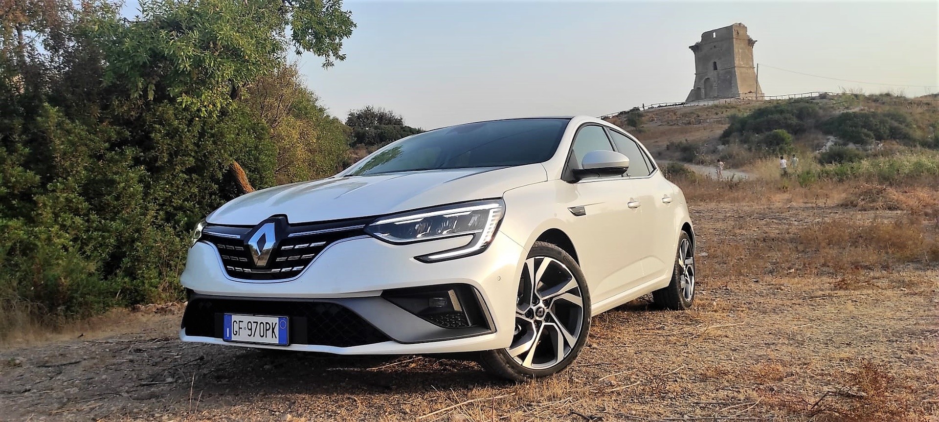 Renault Mégane RS Line E-TECH Plug-in Hybrid: prova su strada