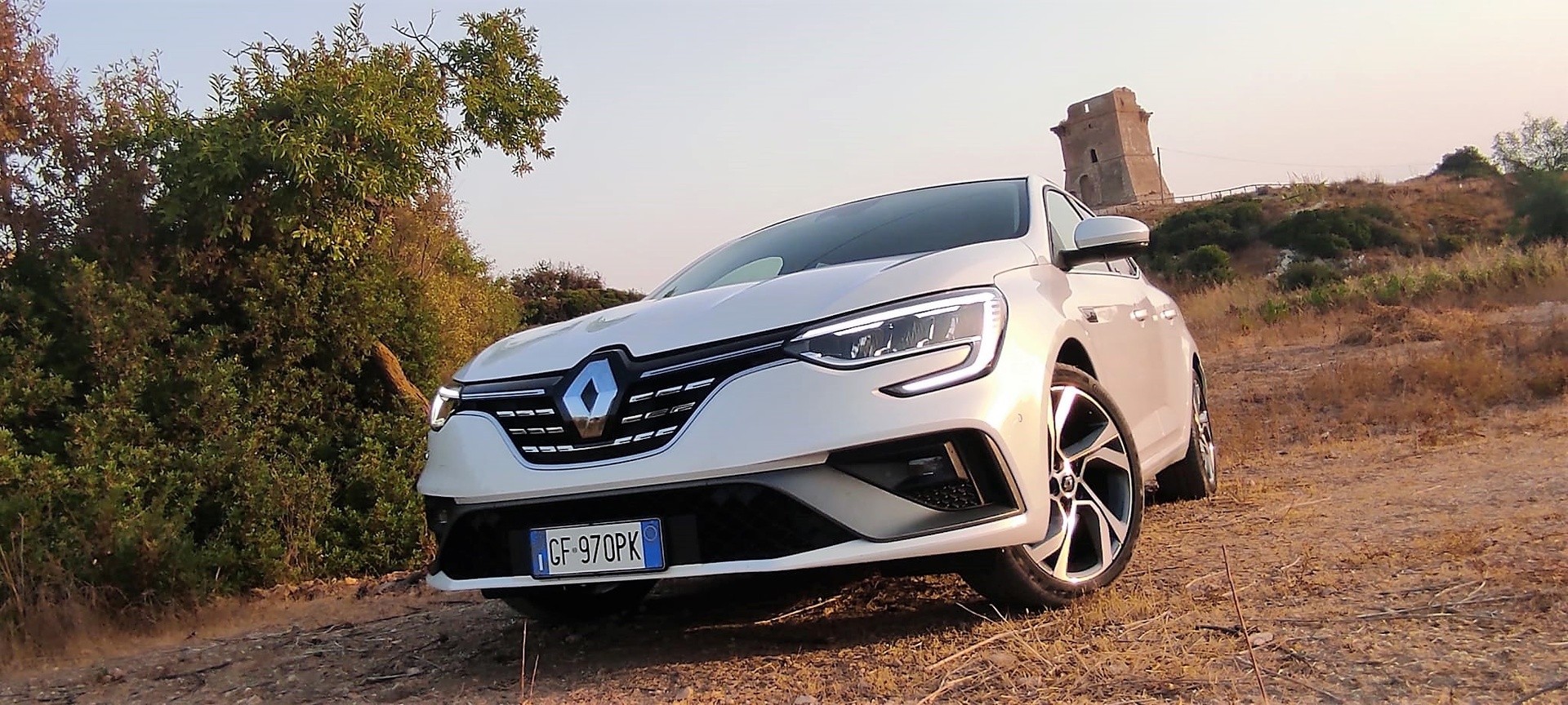 Renault Mégane RS Line E-TECH Plug-in Hybrid: prova su strada