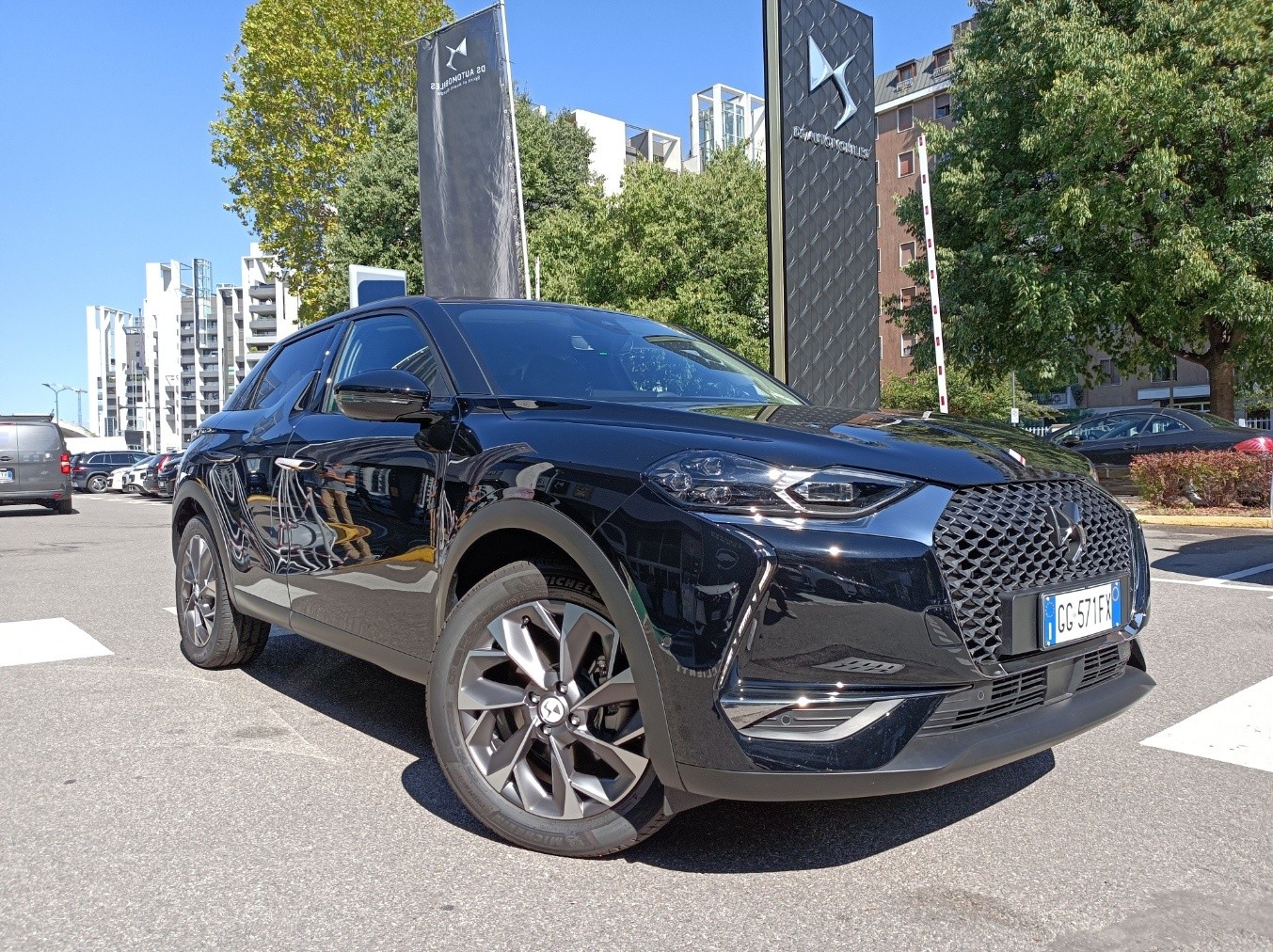 DS 3 Crossback E-Tense: le immagini ufficiali