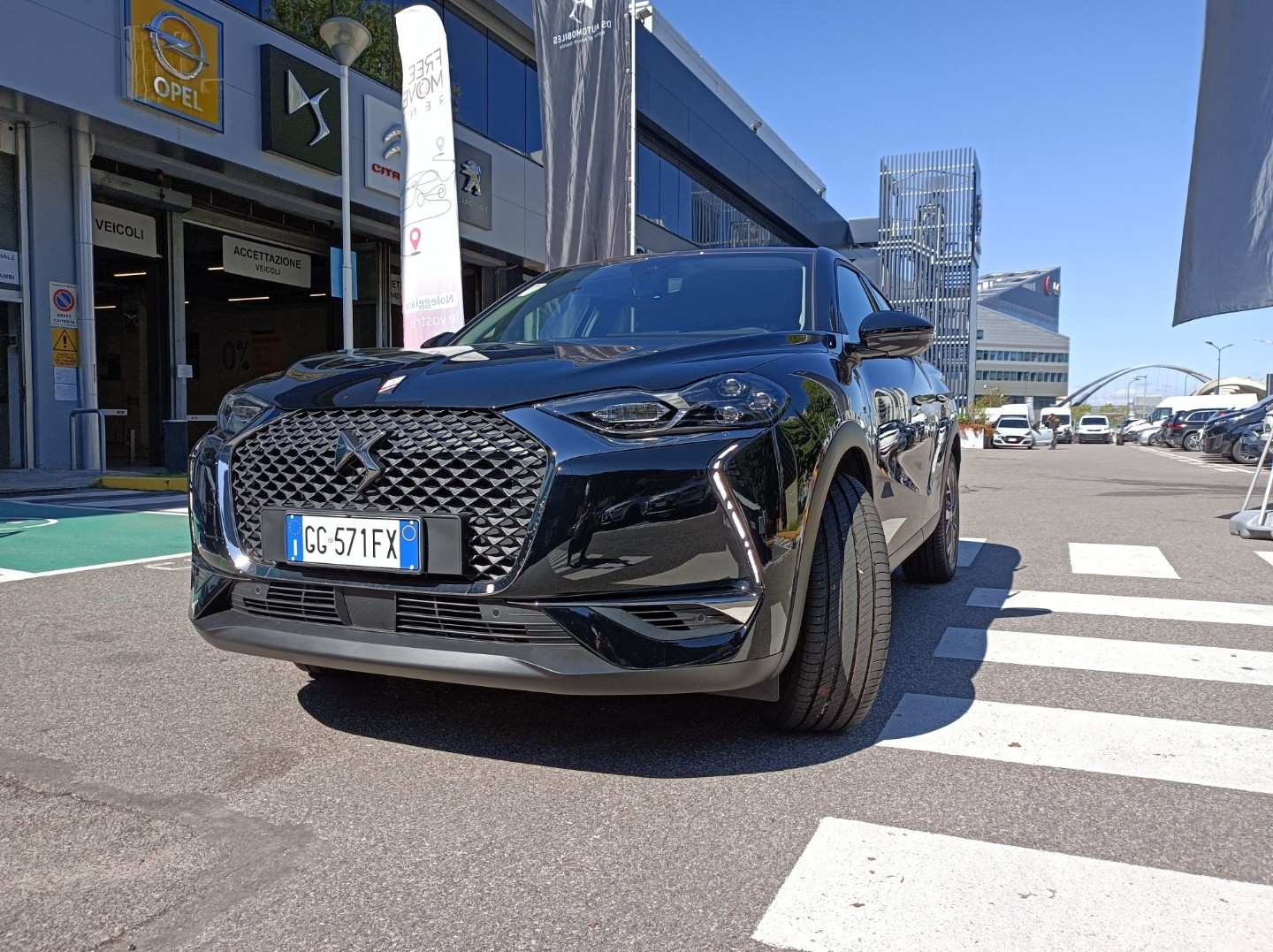 DS 3 Crossback E-Tense: le immagini ufficiali