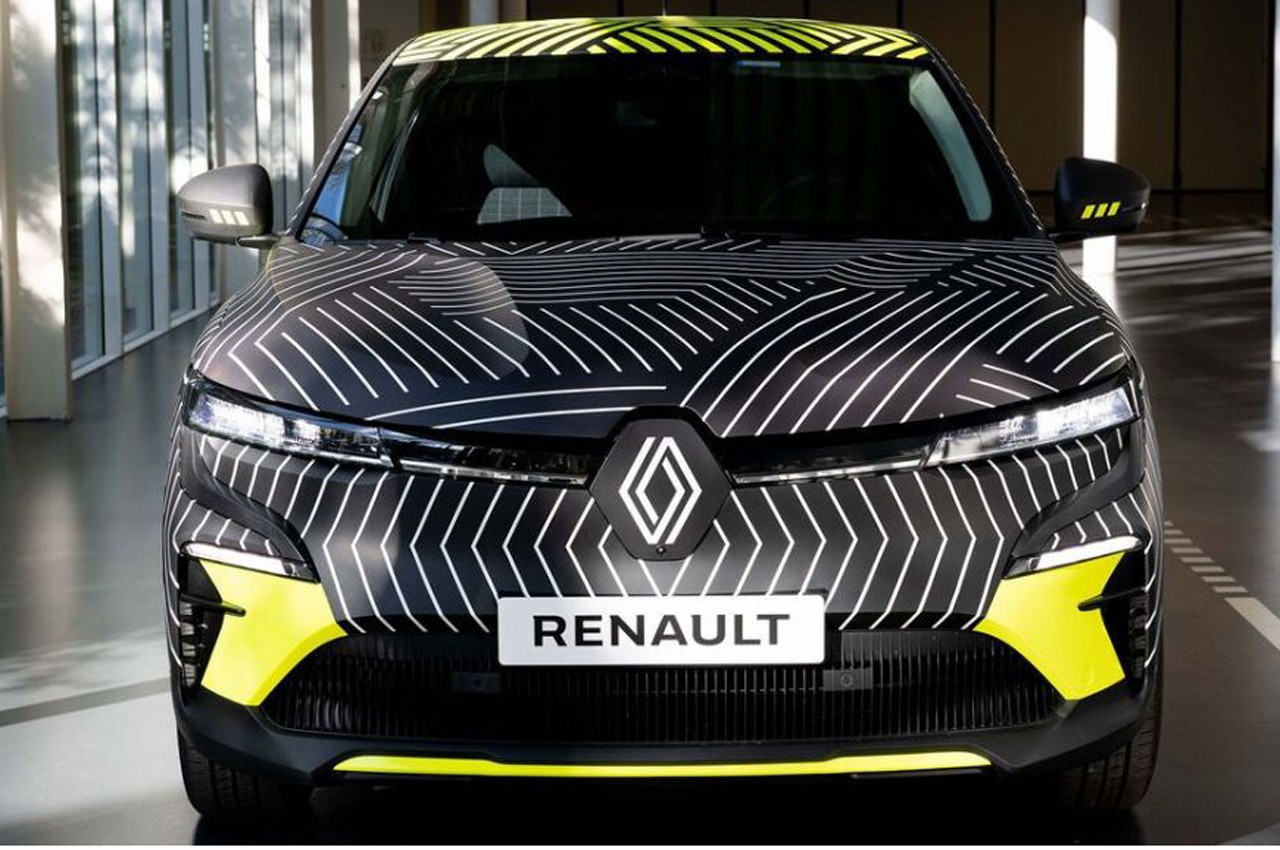 Renault Mégane E-Tech: le immagini spia ufficiali