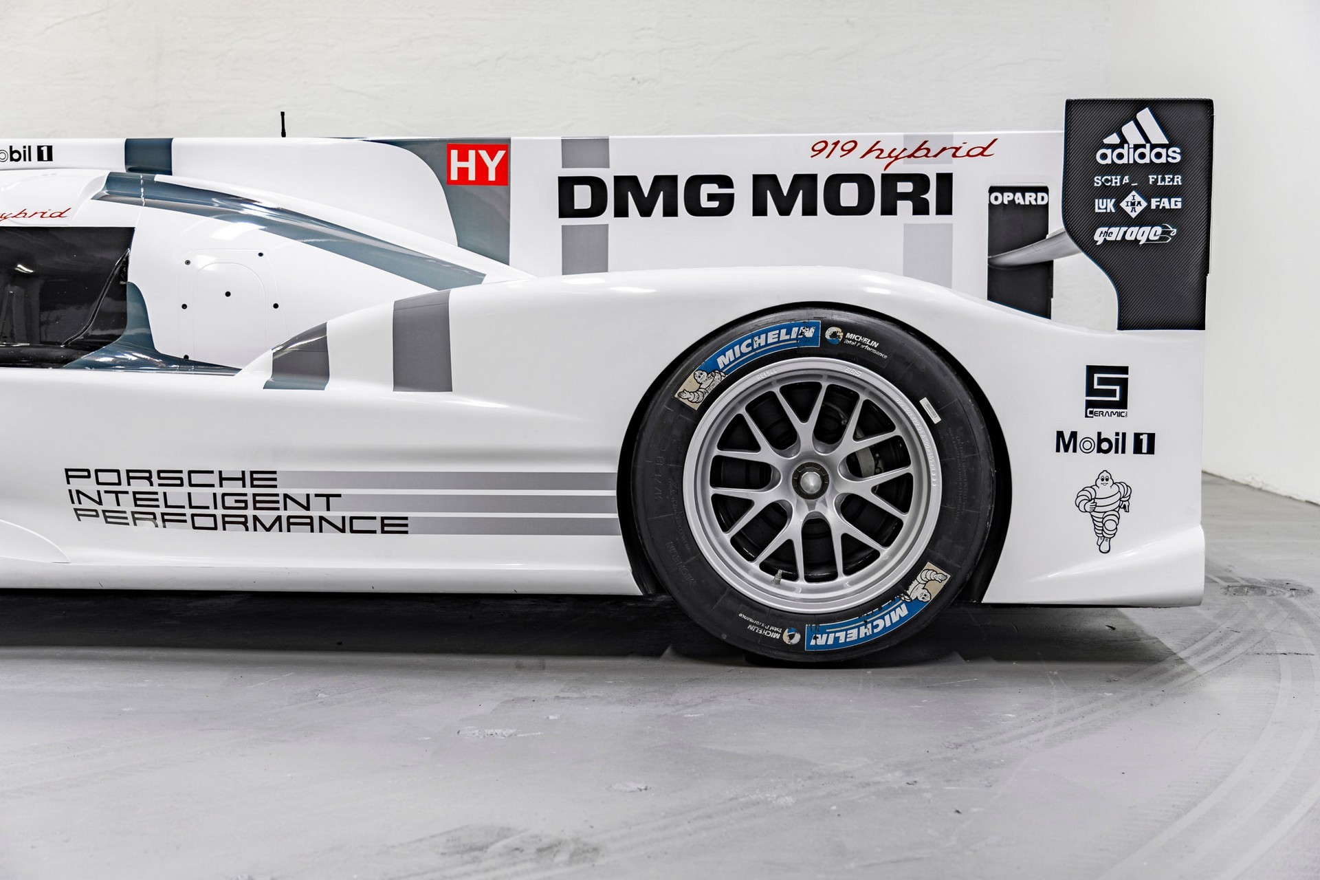 Porsche 919 Hybrid: le immagini