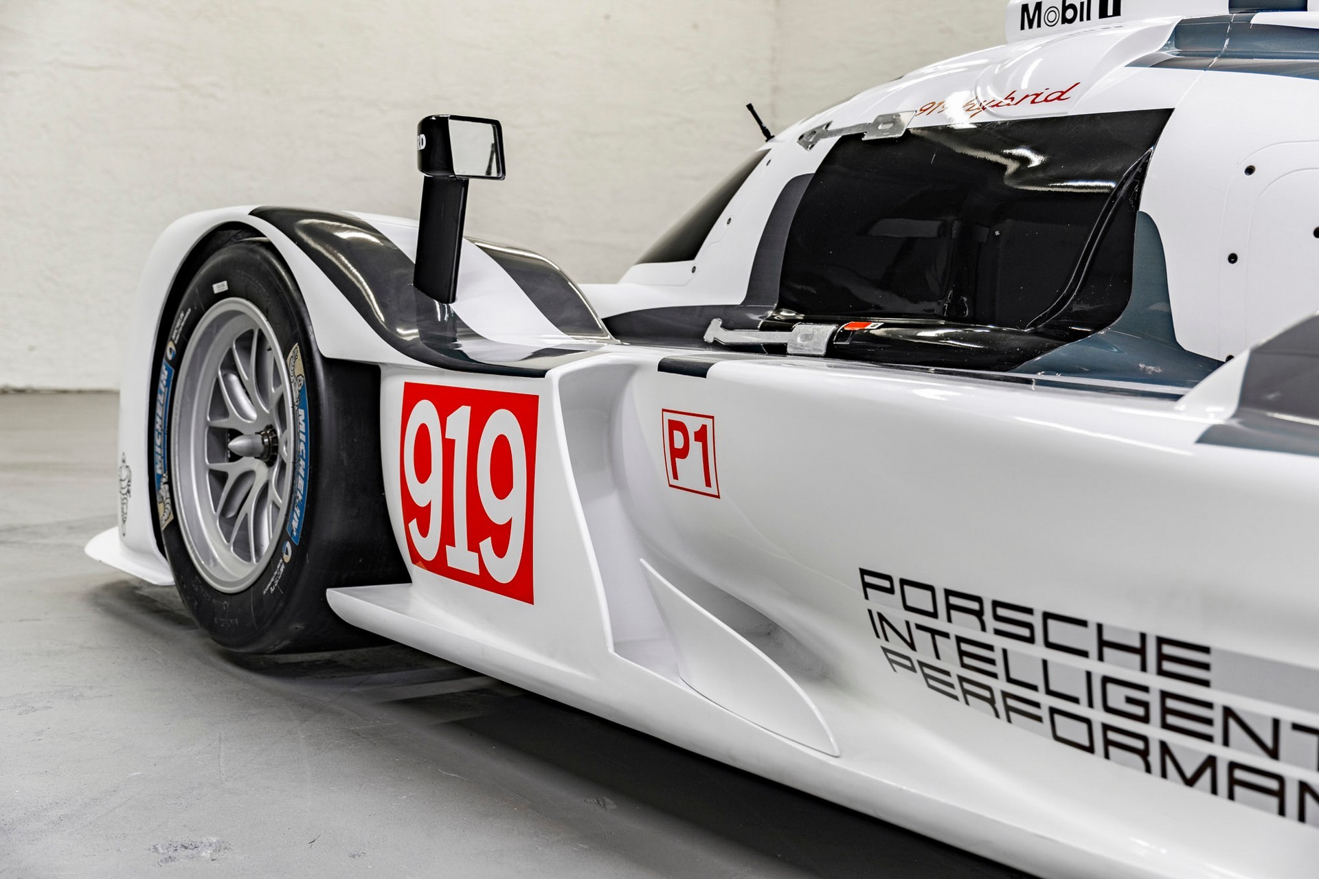 Porsche 919 Hybrid: le immagini