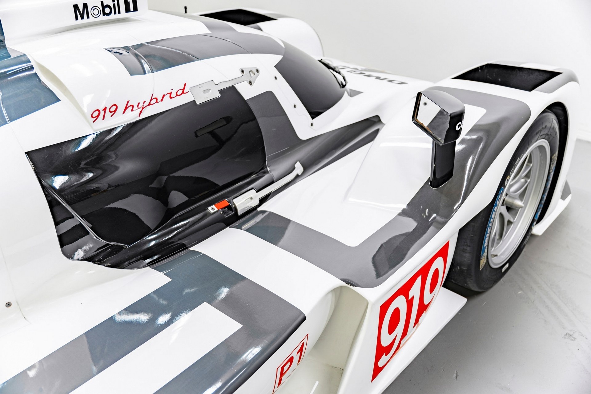 Porsche 919 Hybrid: le immagini