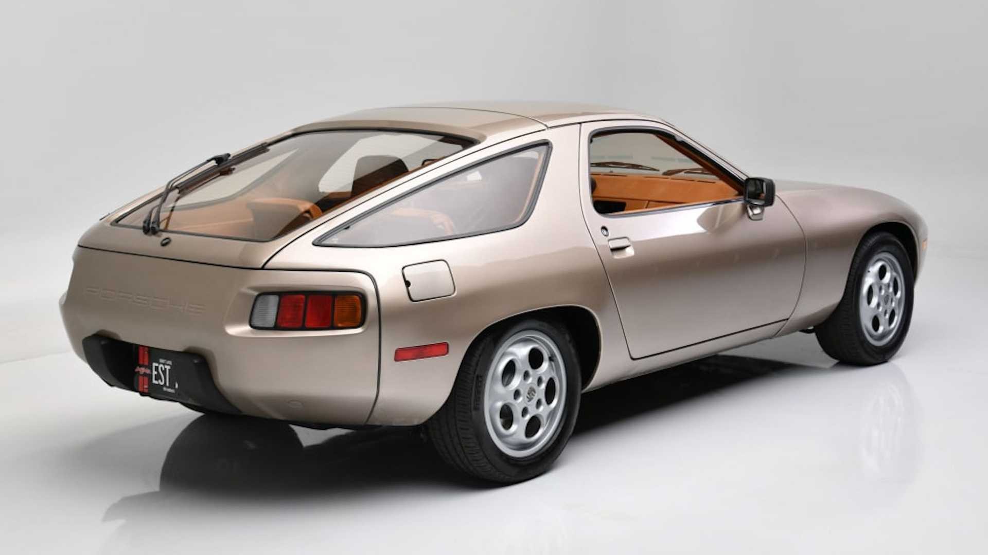 La Porsche 928 di Risky Business: le immagini