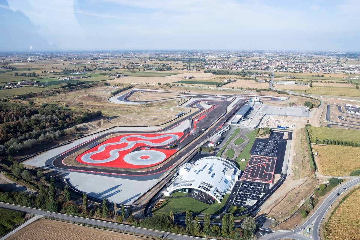 Porsche: apre l’Experience Center Franciacorta