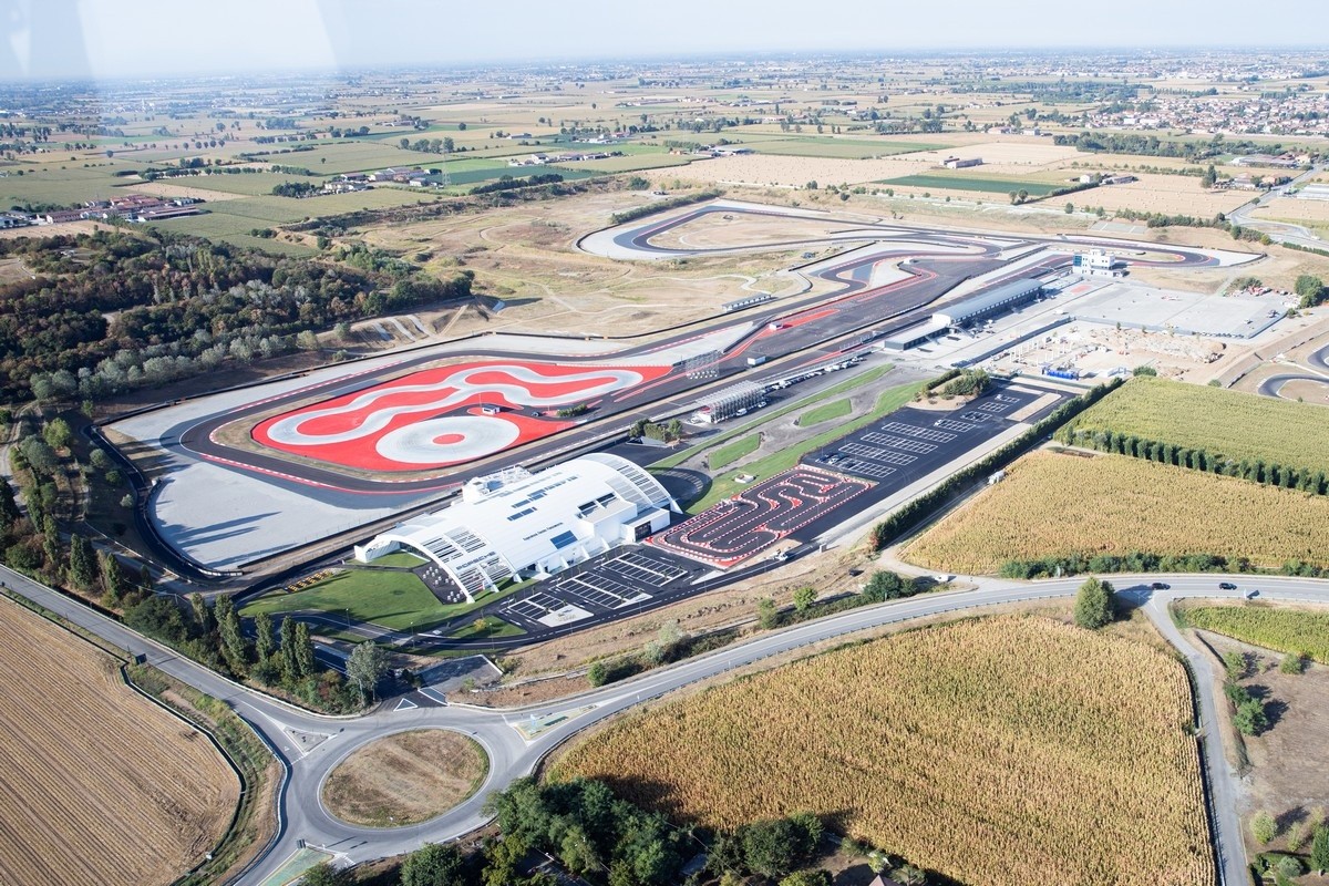 Porsche: apre l’Experience Center Franciacorta