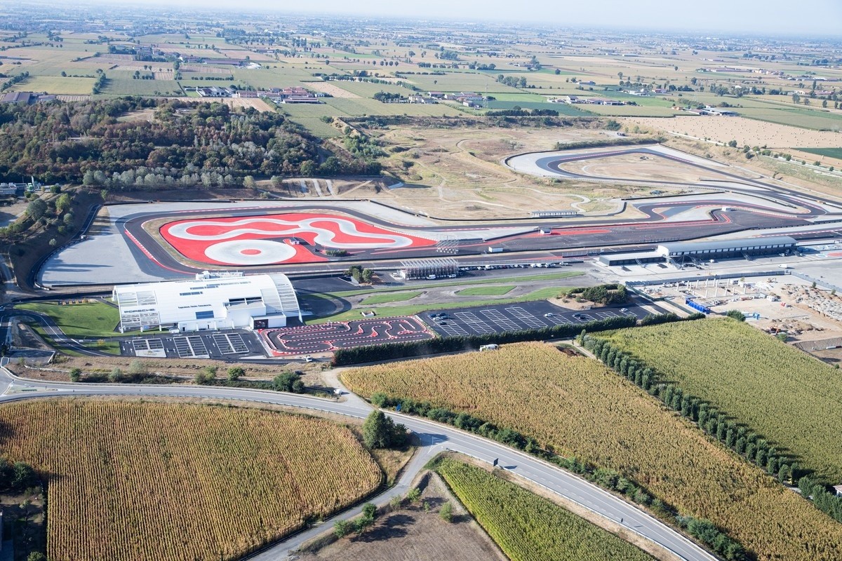 Porsche: apre l’Experience Center Franciacorta