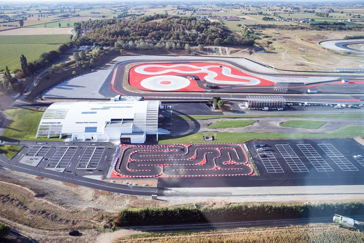 Porsche: apre l’Experience Center Franciacorta