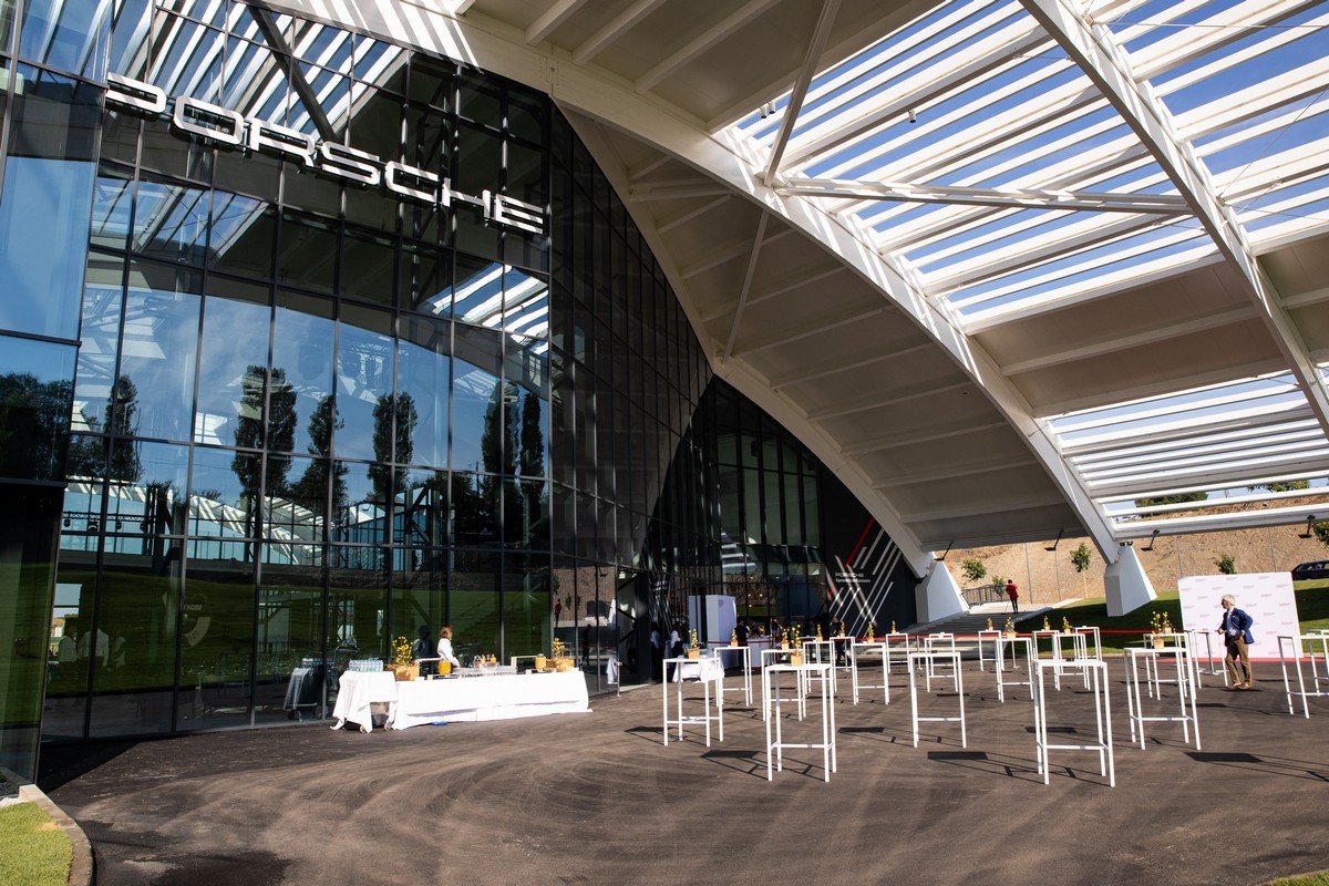 Porsche: apre l’Experience Center Franciacorta