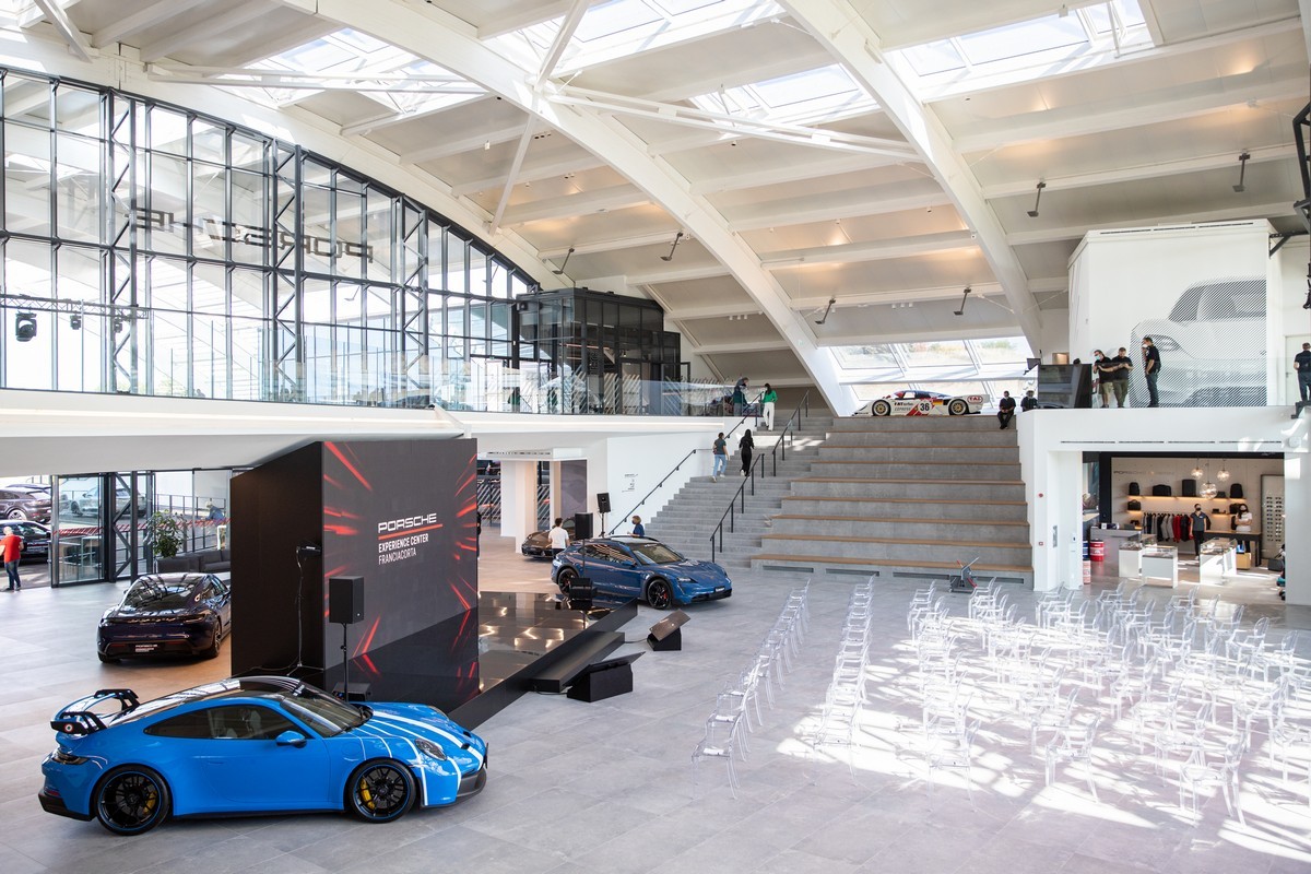 Porsche: apre l’Experience Center Franciacorta