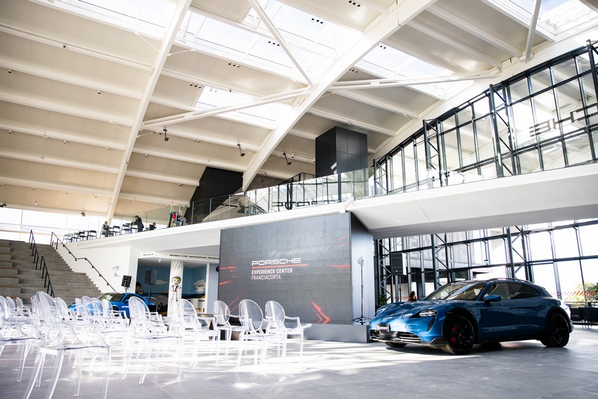 Porsche: apre l’Experience Center Franciacorta