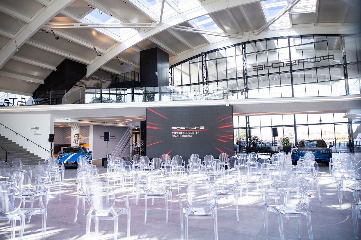 Porsche: apre l’Experience Center Franciacorta