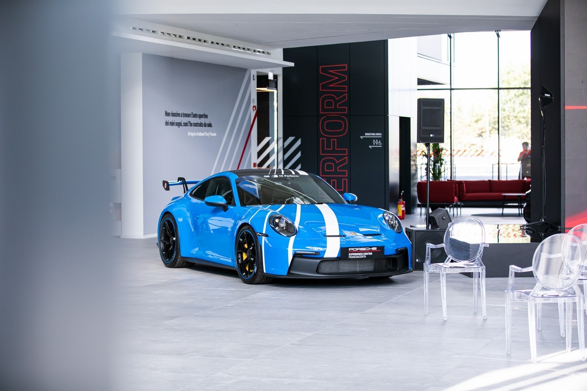 Porsche: apre l’Experience Center Franciacorta