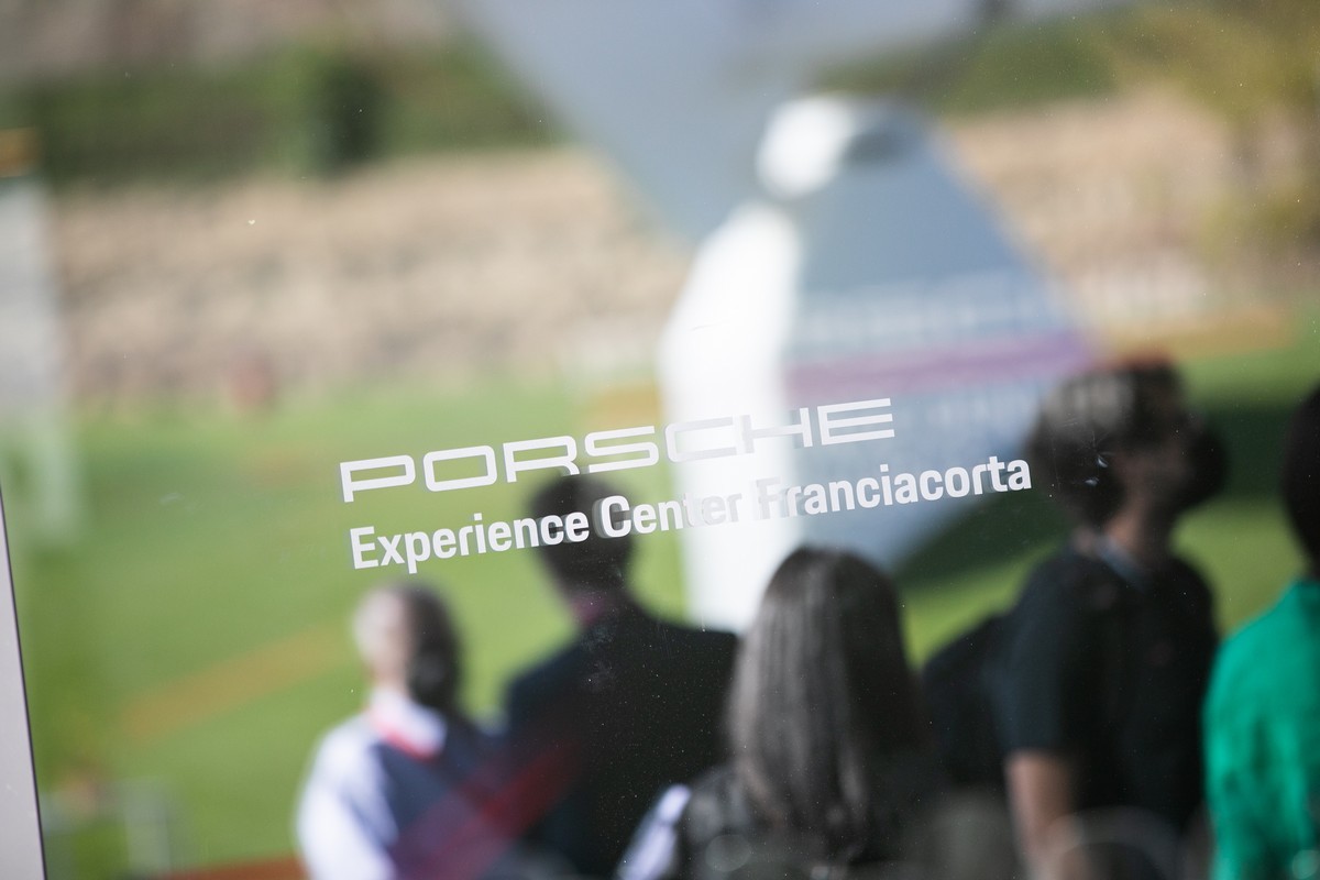 Porsche: apre l’Experience Center Franciacorta